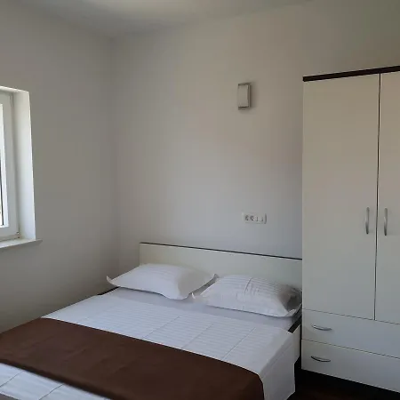 Mia Bilo 887 A4 1 Bedroom Apts 4* Primosten