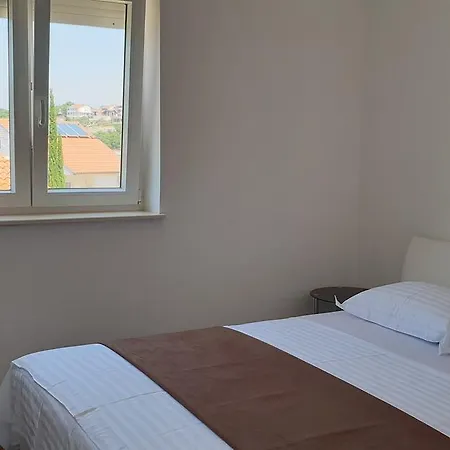 Mia Bilo 887 A4 1 Bedroom Apts Guest house