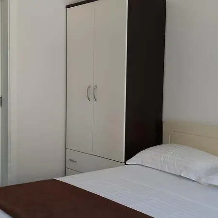Guest house Mia Bilo 887 A4 1 Bedroom Apts