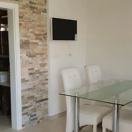 Guest house Mia Bilo 887 A4 1 Bedroom Apts