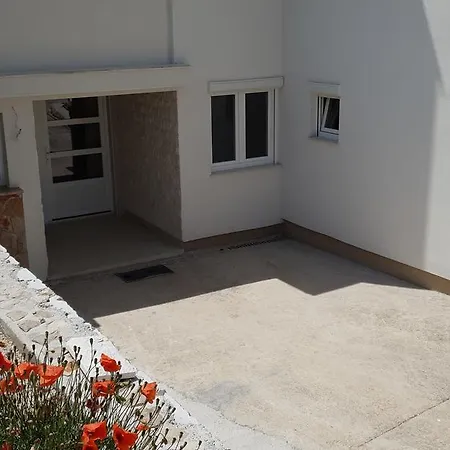 Mia Bilo 887 A4 1 Bedroom Apts Primosten