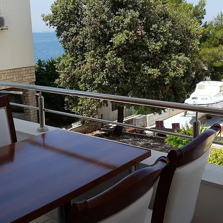 Mia Bilo 887 A4 1 Bedroom Apts Guest house Primosten
