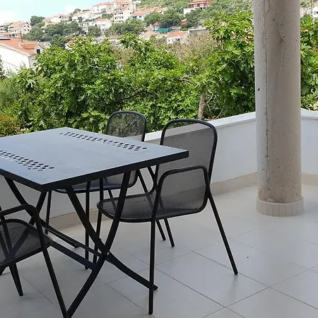 Guest house Mia Bilo 887 A4 1 Bedroom Apts 4*