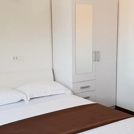 Mia Bilo 887 A4 1 Bedroom Apts Guest house