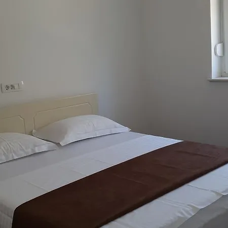 Mia Bilo 887 A4 1 Bedroom Apts Primosten