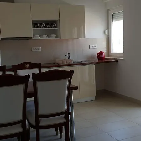 Guest house Mia Bilo 887 A4 1 Bedroom Apts 4*