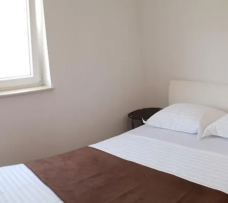 Guest house Mia Bilo 887 A4 1 Bedroom Apts